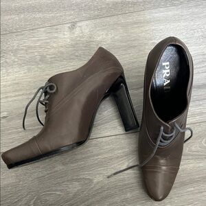 Prada Women's Dark Brown Leather Oxford Heels sz 37